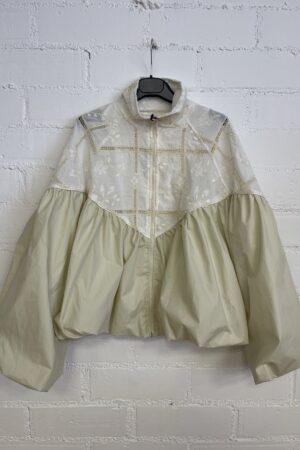 BOMBER CARMELA