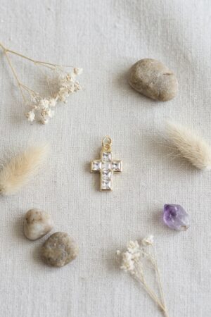 CHARM CRUZ CRISTAL